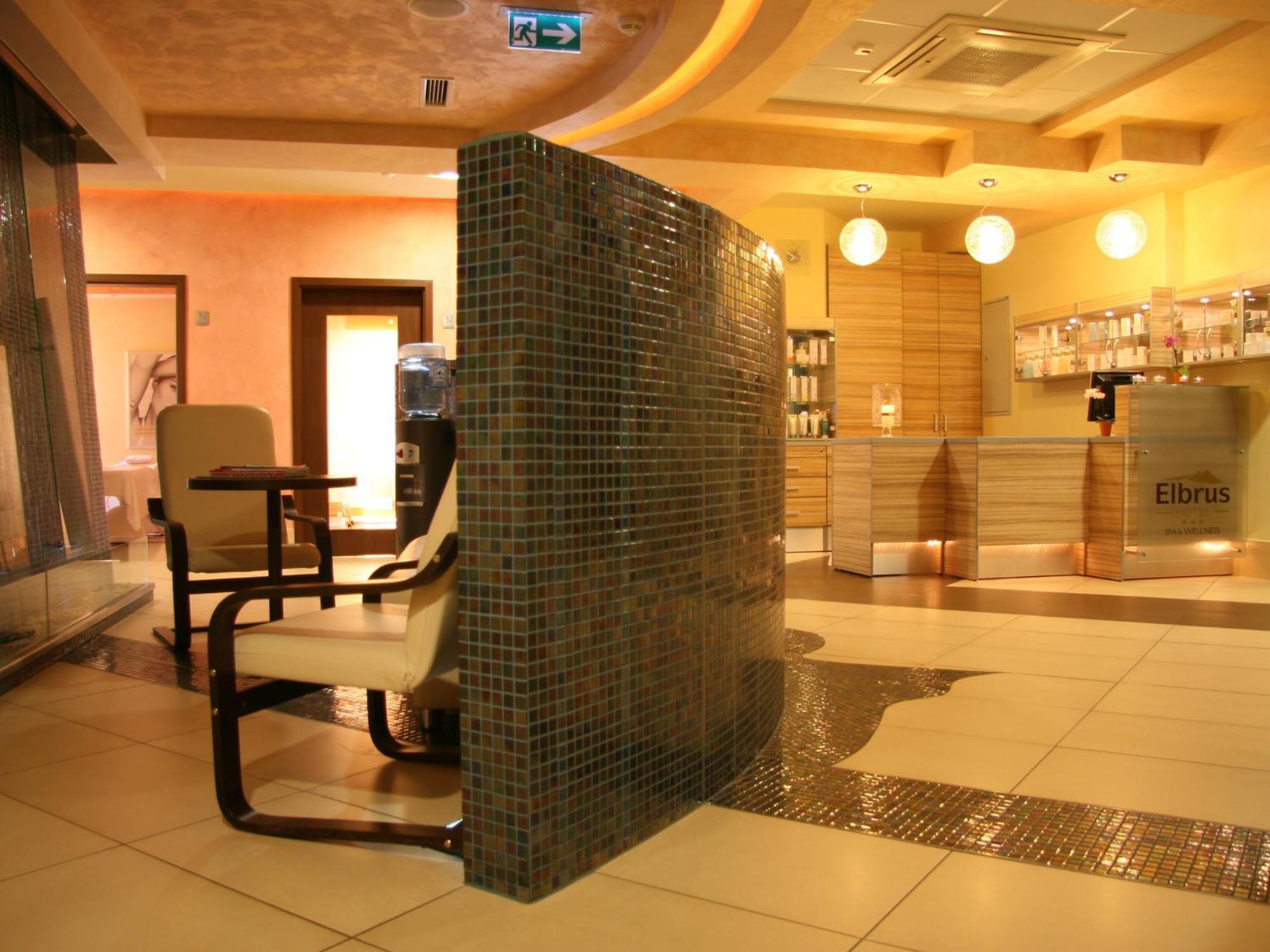Hotel Elbrus Spa & Wellness 슈차이르크 외부 사진